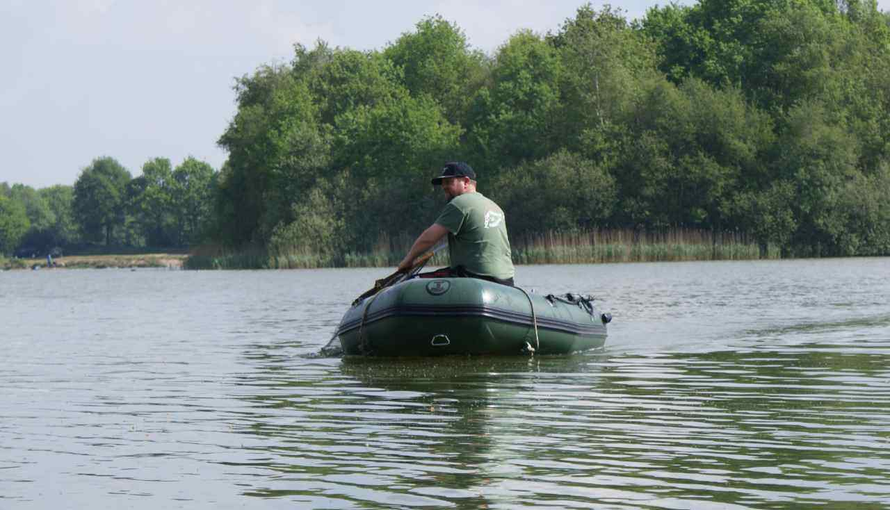koppeling Psychiatrie Bezighouden Lijnen uitvaren met de rubberboot - Tips - Karpervissen in Nederland